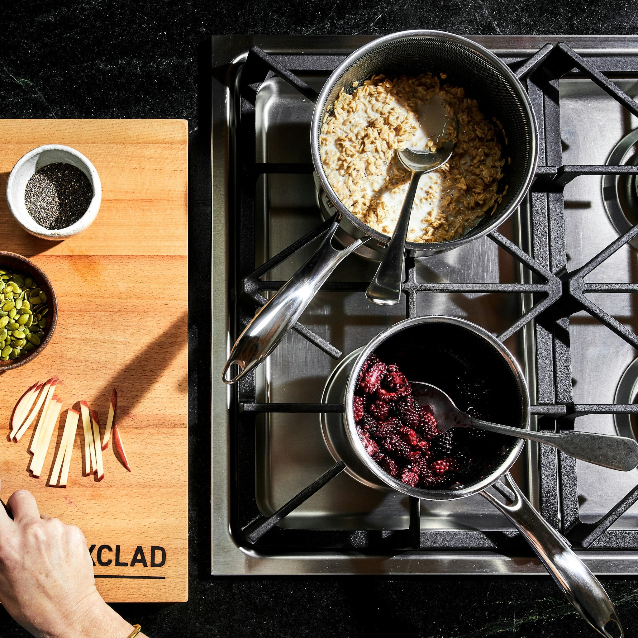 Hybrid Saucepan with Lid, 1-Qt